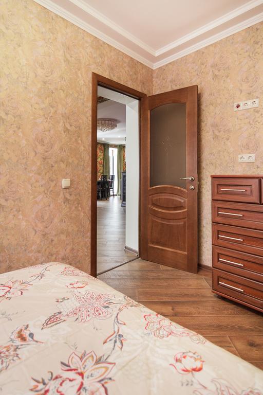 Best Apartments On Deribasovskoy Одесса Экстерьер фото