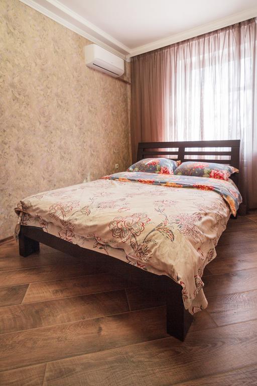 Best Apartments On Deribasovskoy Одесса Экстерьер фото